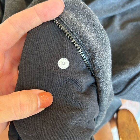 Lululemon Mens Gray Cross Cut Hoodie - Picture 6 of 8
